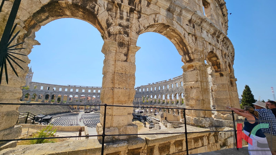 Pula, Arena, popolnoma prenovljeno stanovanje v bližini Arene 2SS+DB, 67m2 #prodaja