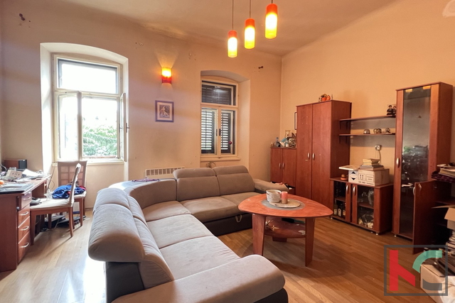 Pula, Center, family four-room apartment #sale