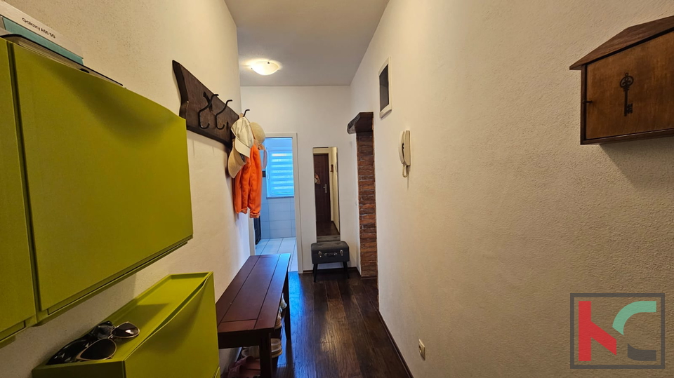 Rovinj, Wohnung im oberen Erdgeschoss 2SS+DB, Garage, Abstellraum und Stellplatz #Verkauf