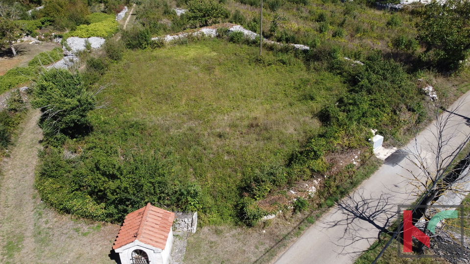 Istria, Svetvinčenat, land 760m2 with building permit and project, #sale