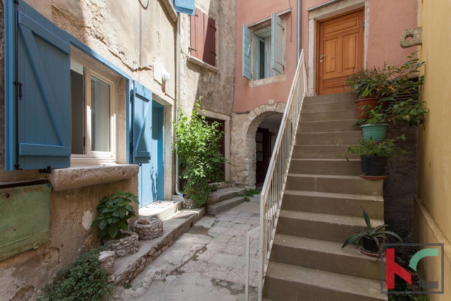 House, 105 m2, For Sale, Rovinj