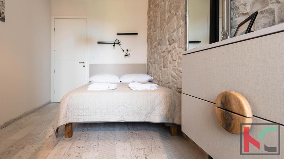 PULA, CENTAR, STAN PODIJELJEN NA 4 STUDIO APARTMANA SA ODLIČNIM BOOKINGOM #PRODAJA