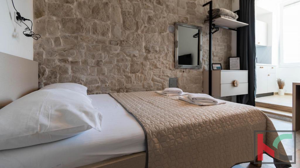 PULA, CENTAR, STAN PODIJELJEN NA 4 STUDIO APARTMANA SA ODLIČNIM BOOKINGOM #PRODAJA