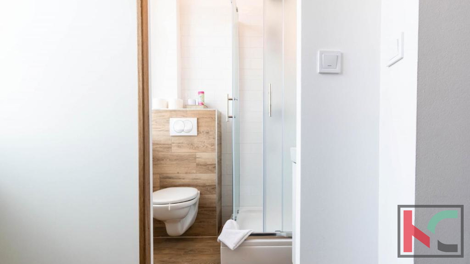 PULA, CENTAR, STAN PODIJELJEN NA 4 STUDIO APARTMANA SA ODLIČNIM BOOKINGOM #PRODAJA