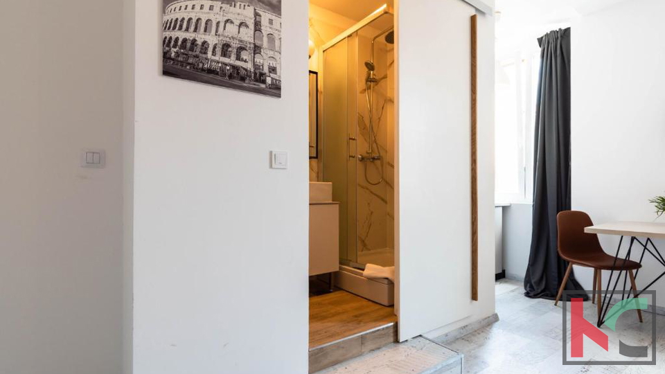 PULA, CENTAR, STAN PODIJELJEN NA 4 STUDIO APARTMANA SA ODLIČNIM BOOKINGOM #PRODAJA