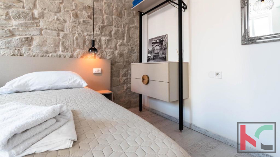 PULA, CENTAR, STAN PODIJELJEN NA 4 STUDIO APARTMANA SA ODLIČNIM BOOKINGOM #PRODAJA