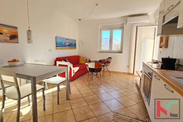 Premantura, center, apartment 2 bedrooms + living room, 64 m2, with balcony and sea view #sale