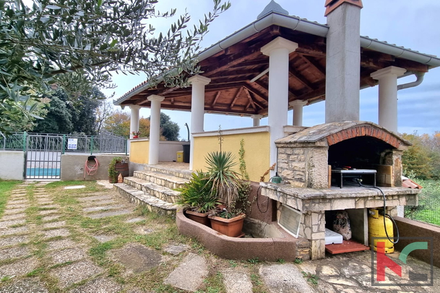 Pula, Veli vrh, family house with pool and garden, # for sale