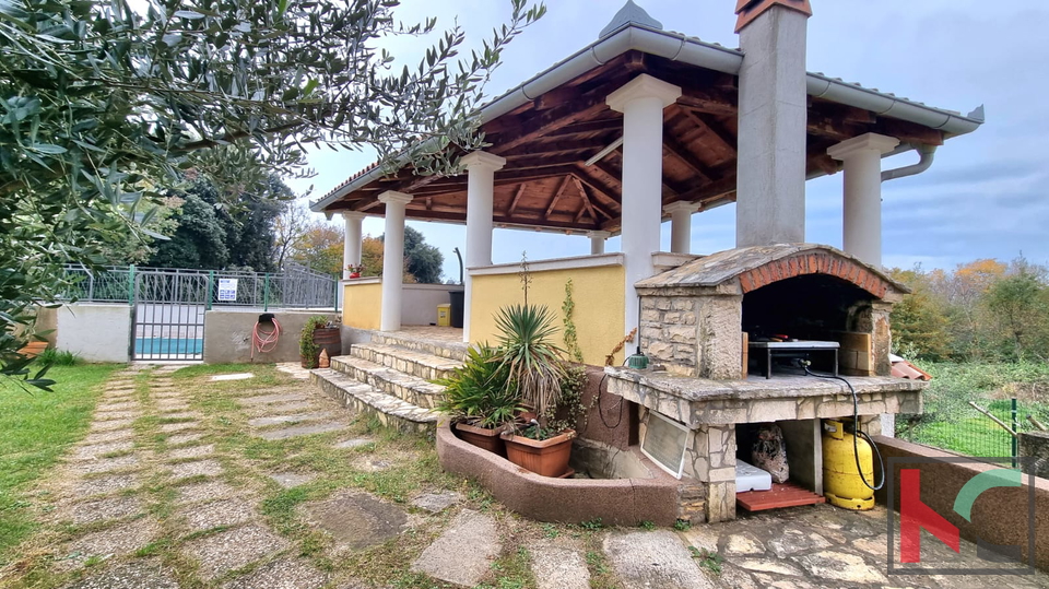 Pula, Veli vrh, family house with pool and garden, # for sale