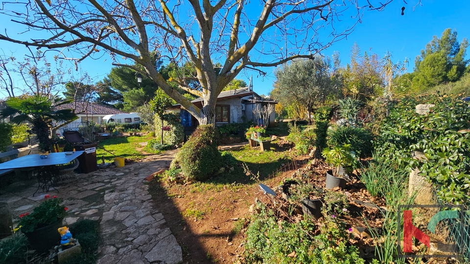 Istra, Medulin, Pomer, vikend kuća na građevinskom zemljištu, 150 od mora, #prodaja