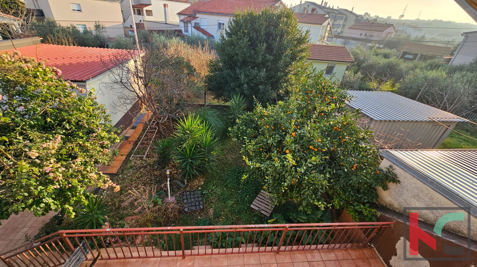 Pula, Valdebek, house with 6 rooms with established business premises #sale