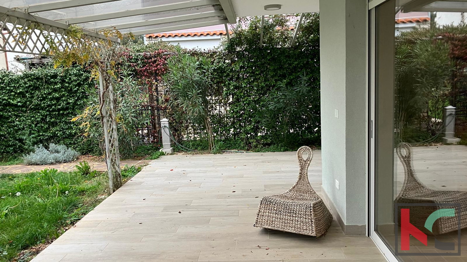 Rovinj, Borik, house on two floors with a parking space and landscaped yard #sale