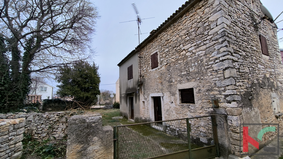 LIŽNJAN, OKOLICA, KAMENA KUĆA SA DVORIŠTEM #PRODAJA