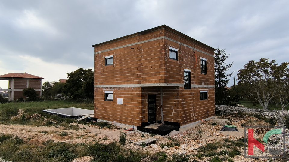 ISTRA, KANFANAR, SAMOSTOJNA HIŠA Z BAZENOM #PRODAJA