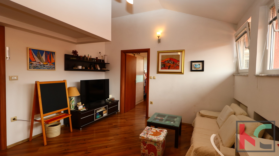 PULA&comma; CENTAR&comma; STAN 37&comma;17m2 &num;PRODAJA