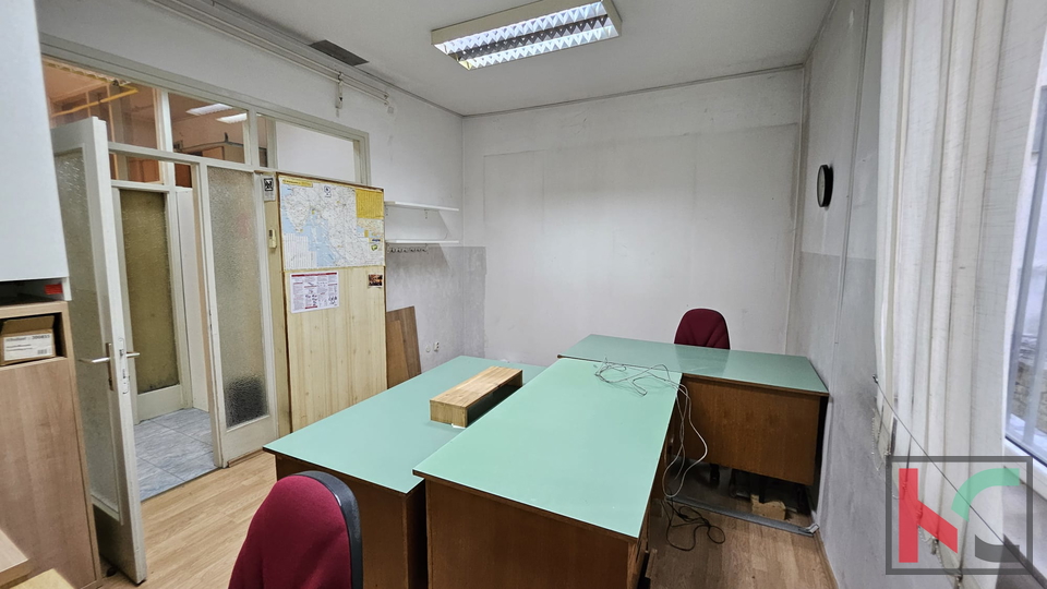 POSLOVNI PROSTOR S VELIKIM POTENCIJALOM&comma; PULA&comma; TR&Scaron;&Cacute;ANSKA ULICA&comma; 55 m&sup2;&comma;  &num;EKSKLUZIVNO POSREDOVANJE