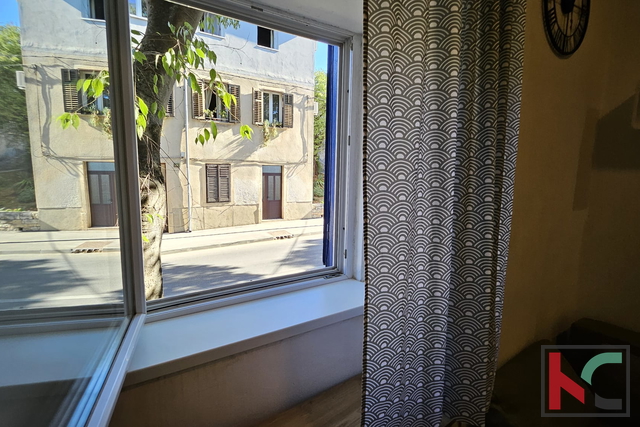 EKSKLUZIVNO V PONUDBI – PULA CENTER, UREJENA GARSONJERA Z GALERIJO, #PRODAJA