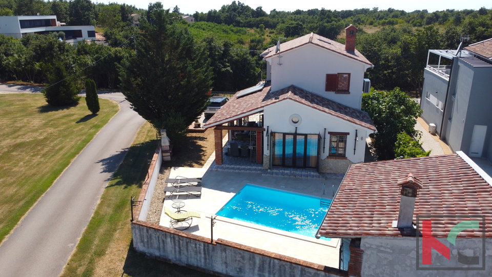 ISTRA, SVETVINČENAT, KUĆA SA BAZENOM, MIRNA LOKACIJA #PRODAJA