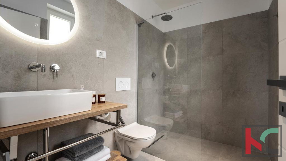 BUJE&comma; SAMOSTOJE&Cacute;A KU&Cacute;A SA POGLEDOM NA GRO&Zcaron;NJAN &num;PRODAJA