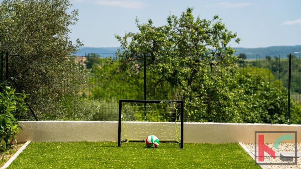 BUJE&comma; SAMOSTOJE&Cacute;A KU&Cacute;A SA POGLEDOM NA GRO&Zcaron;NJAN &num;PRODAJA