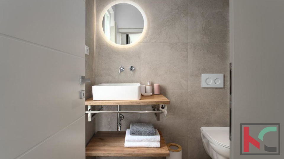 BUJE&comma; SAMOSTOJE&Cacute;A KU&Cacute;A SA POGLEDOM NA GRO&Zcaron;NJAN &num;PRODAJA