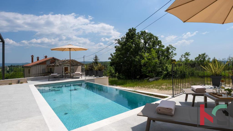 BUJE&comma; SAMOSTOJE&Cacute;A KU&Cacute;A SA POGLEDOM NA GRO&Zcaron;NJAN &num;PRODAJA