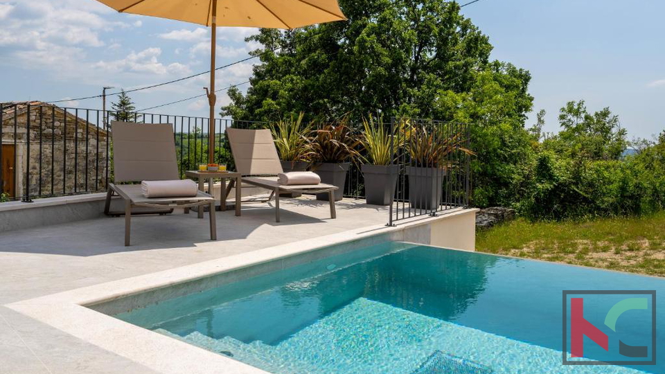 BUJE&comma; SAMOSTOJE&Cacute;A KU&Cacute;A SA POGLEDOM NA GRO&Zcaron;NJAN &num;PRODAJA