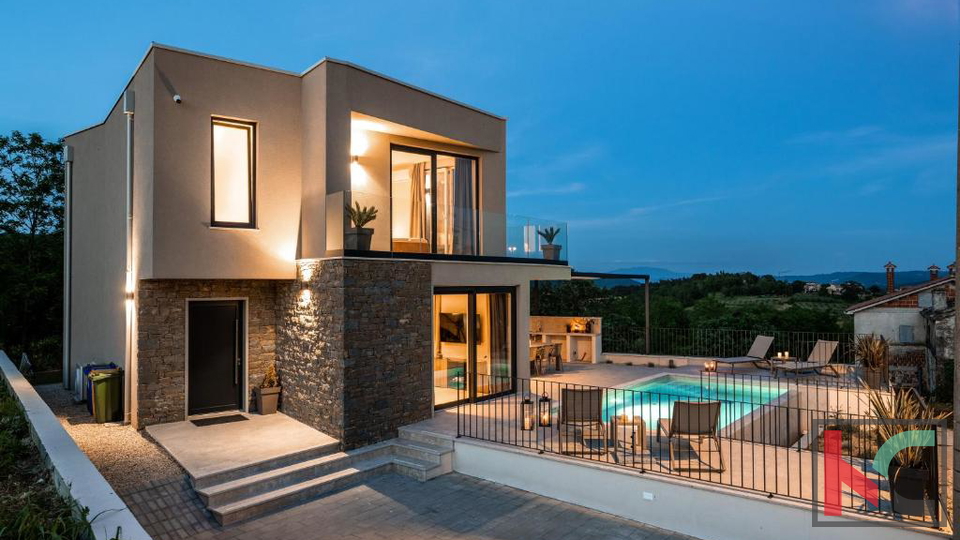 BUJE&comma; SAMOSTOJE&Cacute;A KU&Cacute;A SA POGLEDOM NA GRO&Zcaron;NJAN &num;PRODAJA