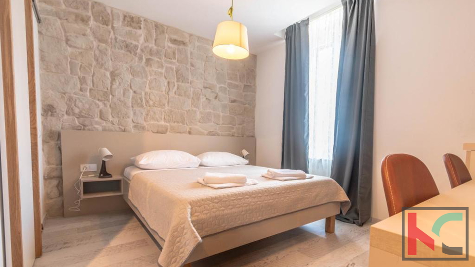 PULA, CENTAR, STAN PODIJELJEN NA 4 STUDIO APARTMANA SA ODLIČNIM BOOKINGOM #PRODAJA