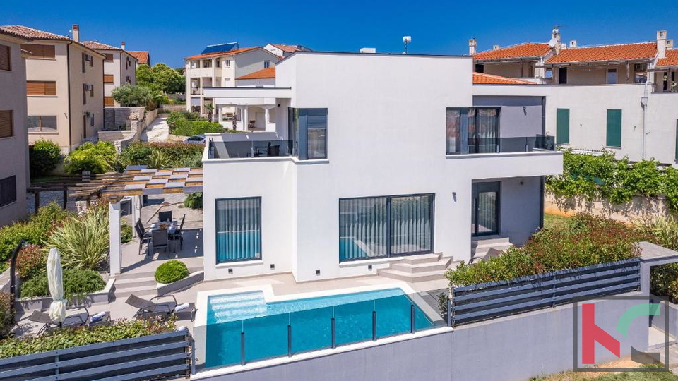 LIŽNJAN, KUĆA SA BAZENOM I POGLEDOM NA MORE#PRODAJA