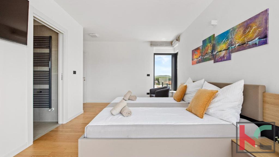 LIŽNJAN, KUĆA SA BAZENOM I POGLEDOM NA MORE#PRODAJA