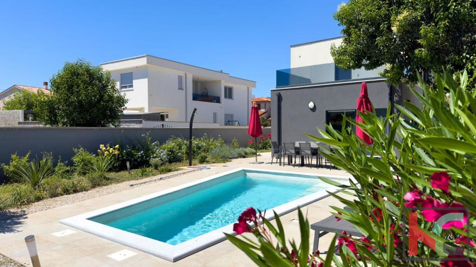 ISTRA&comma; LI&Zcaron;NJAN&comma;  VILLA SA BAZENOM &num;PRODAJA