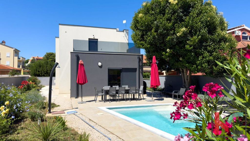 ISTRA&comma; LI&Zcaron;NJAN&comma;  VILLA SA BAZENOM &num;PRODAJA