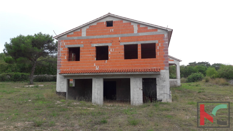 Rovinjsko Selo, roh bau kuća 450m2. okućnica 3521m2