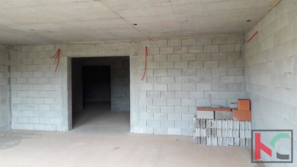 Rovinjsko Selo, roh bau kuća 450m2. okućnica 3521m2