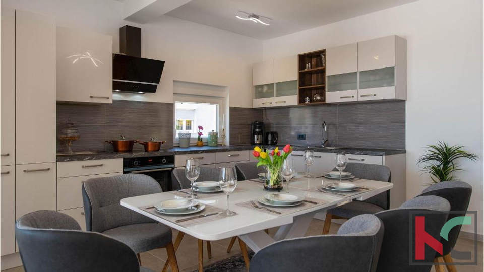 ISTRA&comma; VODNJAN&comma; MODERNA VILA 250m2 SA POGLEDOM NA MORE&comma; &num;PRODAJA