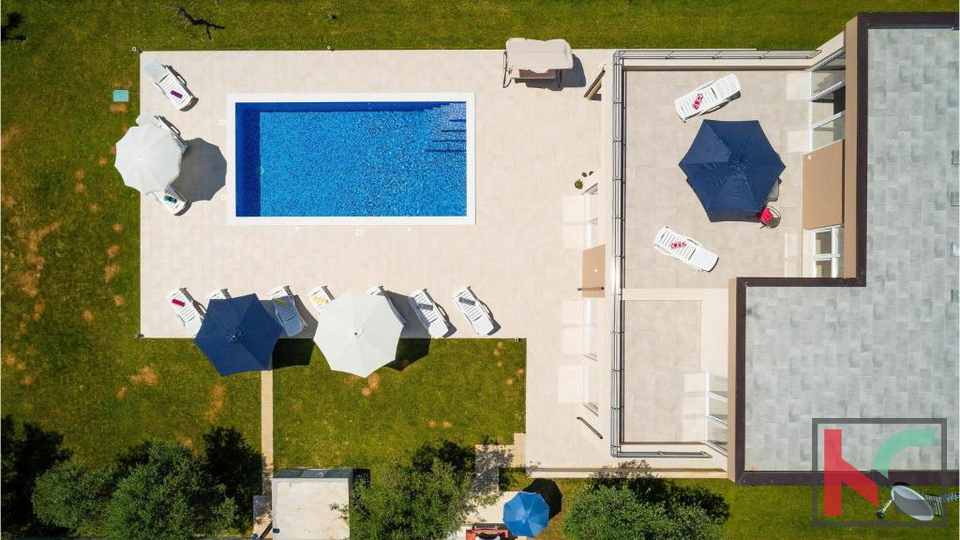 ISTRA&comma; VODNJAN&comma; MODERNA VILA 250m2 SA POGLEDOM NA MORE&comma; &num;PRODAJA