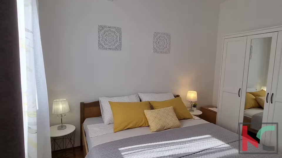 ISTRA&comma; BARBAN - SAMOSTOJE&Cacute;A KU&Cacute;A S DVA STANA I BAZENOM&comma; &num;PRODAJA