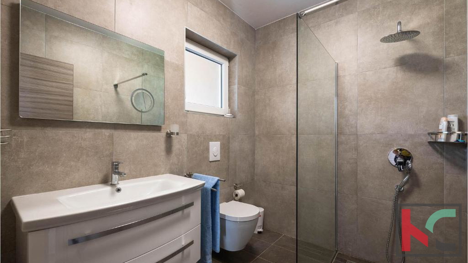 ISTRA&comma; VODNJAN&comma; MODERNA VILA 250m2 SA POGLEDOM NA MORE&comma; &num;PRODAJA