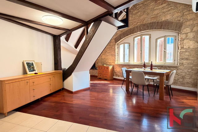 PULA, STOJA, AUTENTIČAN DVOETAŽNI STAN #PRODAJA