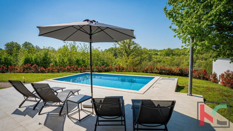 ISTRA&comma; SVETI PETAR U &Scaron;UMI&comma;  KU&Cacute;A SA BAZENOM&comma; OKRU&Zcaron;ENA ZELENILOM&comma; &num;PRODAJA