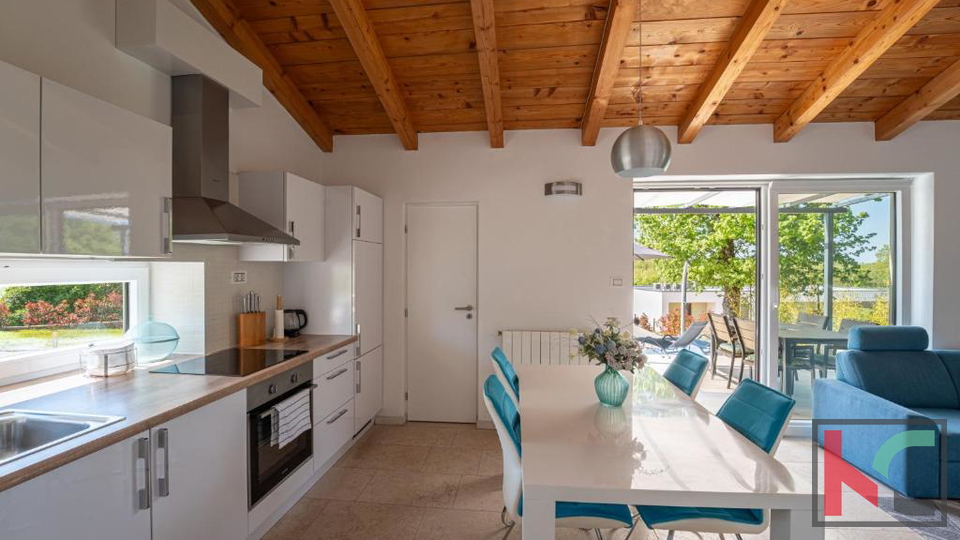 ISTRA&comma; SVETI PETAR U &Scaron;UMI&comma;  KU&Cacute;A SA BAZENOM&comma; OKRU&Zcaron;ENA ZELENILOM&comma; &num;PRODAJA