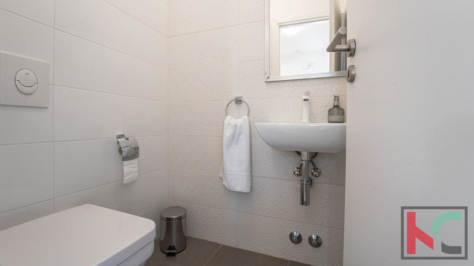 ISTRA&comma; SVETI PETAR U &Scaron;UMI&comma;  KU&Cacute;A SA BAZENOM&comma; OKRU&Zcaron;ENA ZELENILOM&comma; &num;PRODAJA