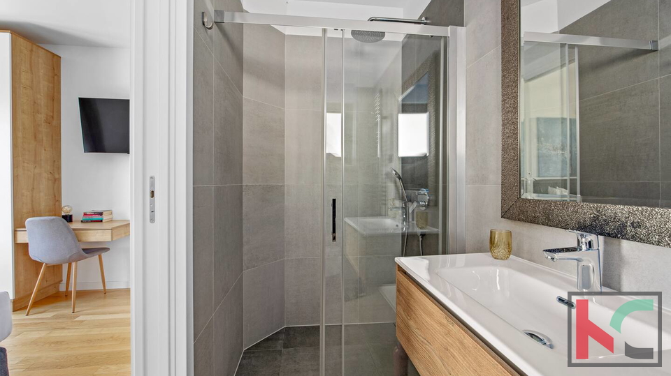 LIŽNJAN, KUĆA SA BAZENOM I POGLEDOM NA MORE#PRODAJA