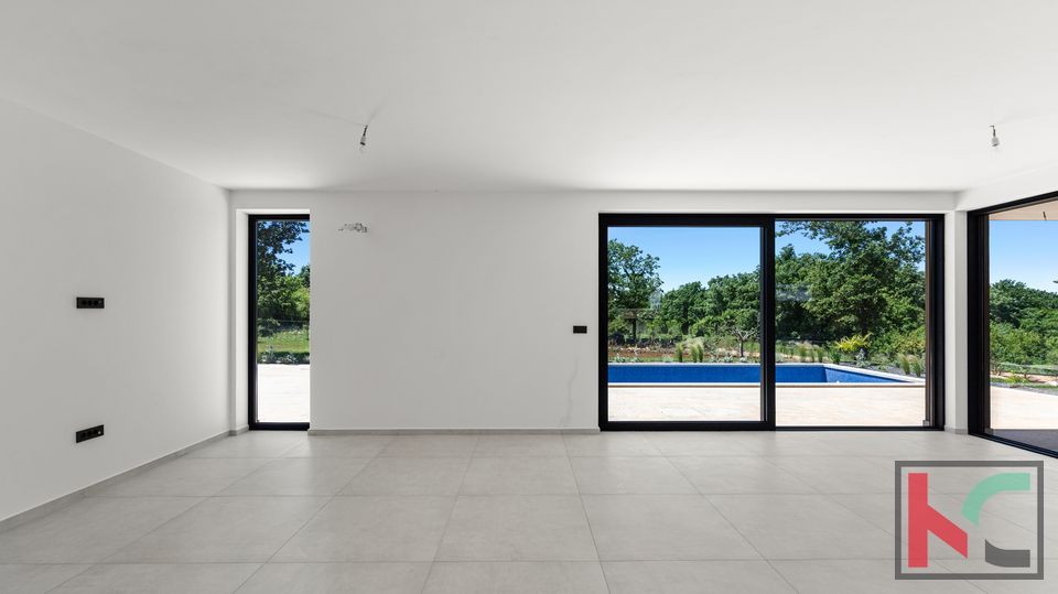 SVETVINČENAT, PRIZEMNICA SA BAZENOM OKRUŽENA PRIRODOM #PRODAJA