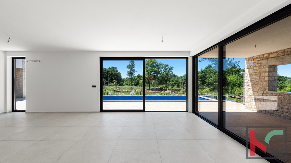 SVETVINČENAT, PRIZEMNICA SA BAZENOM OKRUŽENA PRIRODOM #PRODAJA