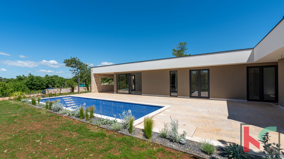 SVETVINČENAT, PRIZEMNICA SA BAZENOM OKRUŽENA PRIRODOM #PRODAJA