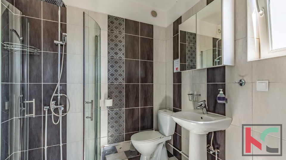 PULA&comma; KA&Scaron;TANJER&comma; KU&Cacute;A SA DVA STANA &num;PRODAJA