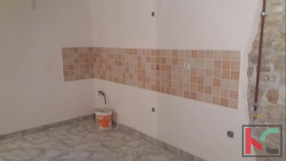 Pula, Šijana obnovljena hiša s tremi apartmaji