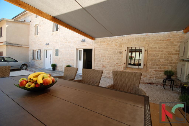 Rovinj, Rovinjsko selo renovated stone house 200 m2 with barn 50 m2 and garden 300 m2